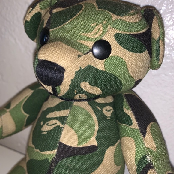 A bathing ape bear - Picture 2 of 6